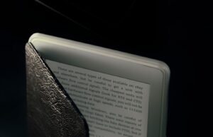 E-Books erstellen und verkaufen black and white book page